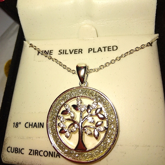 ☆NWT☆Stunning Fine Silver Tree of Life Pendant with 18" chain*Boxed* - Picture 3 of 12